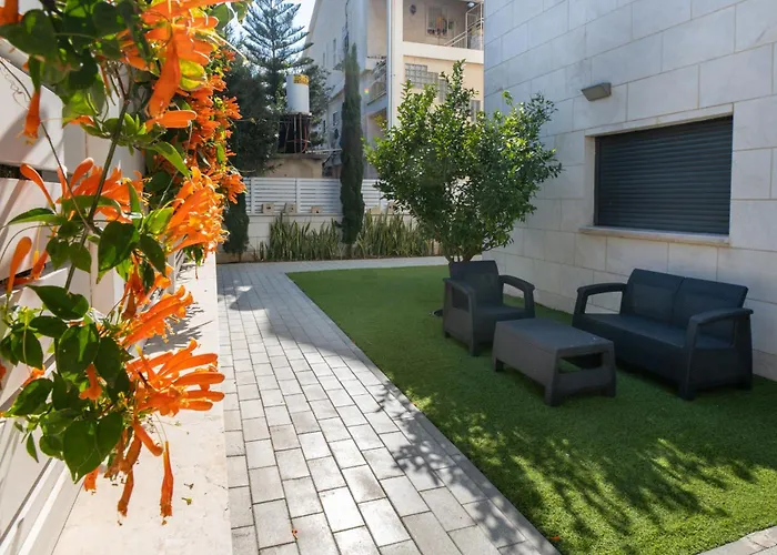 Balfour Sea View City Center