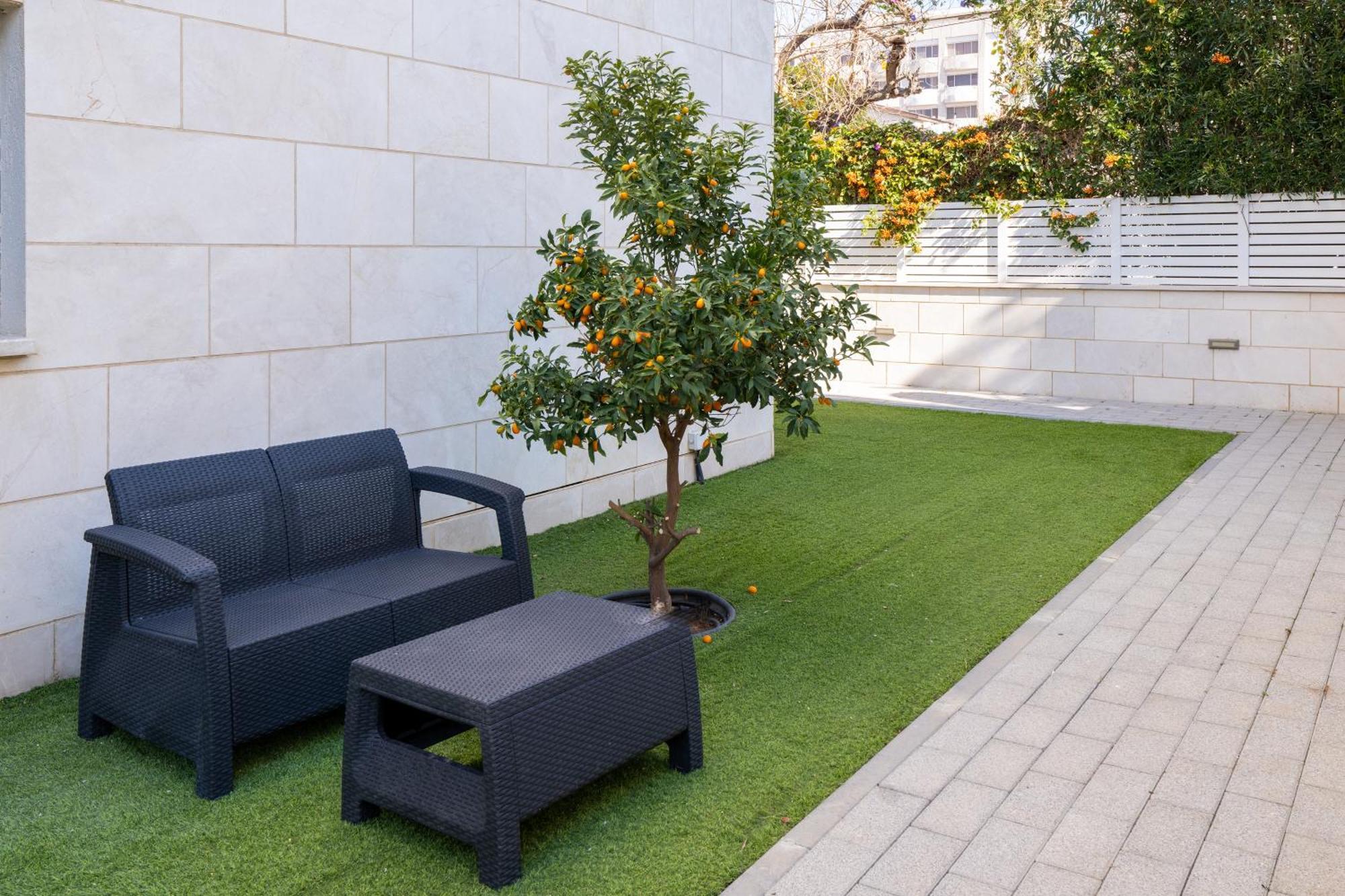 Balfour Sea View Center Apartment
