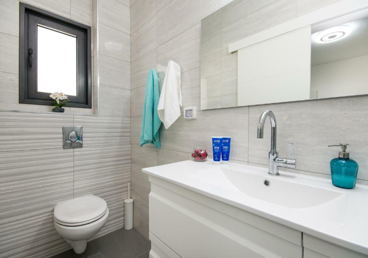Balfour Sea View Center Apartment Nahariya
